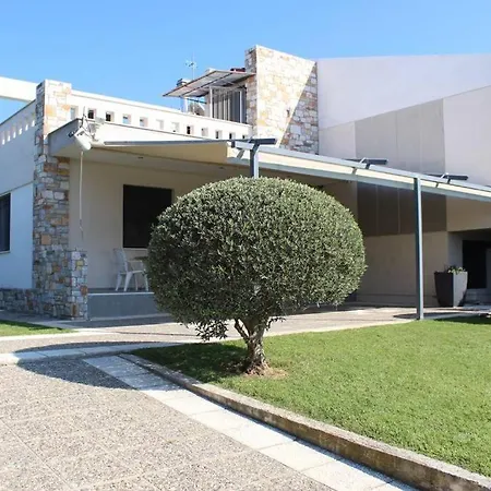 Elikon Luxury Villa